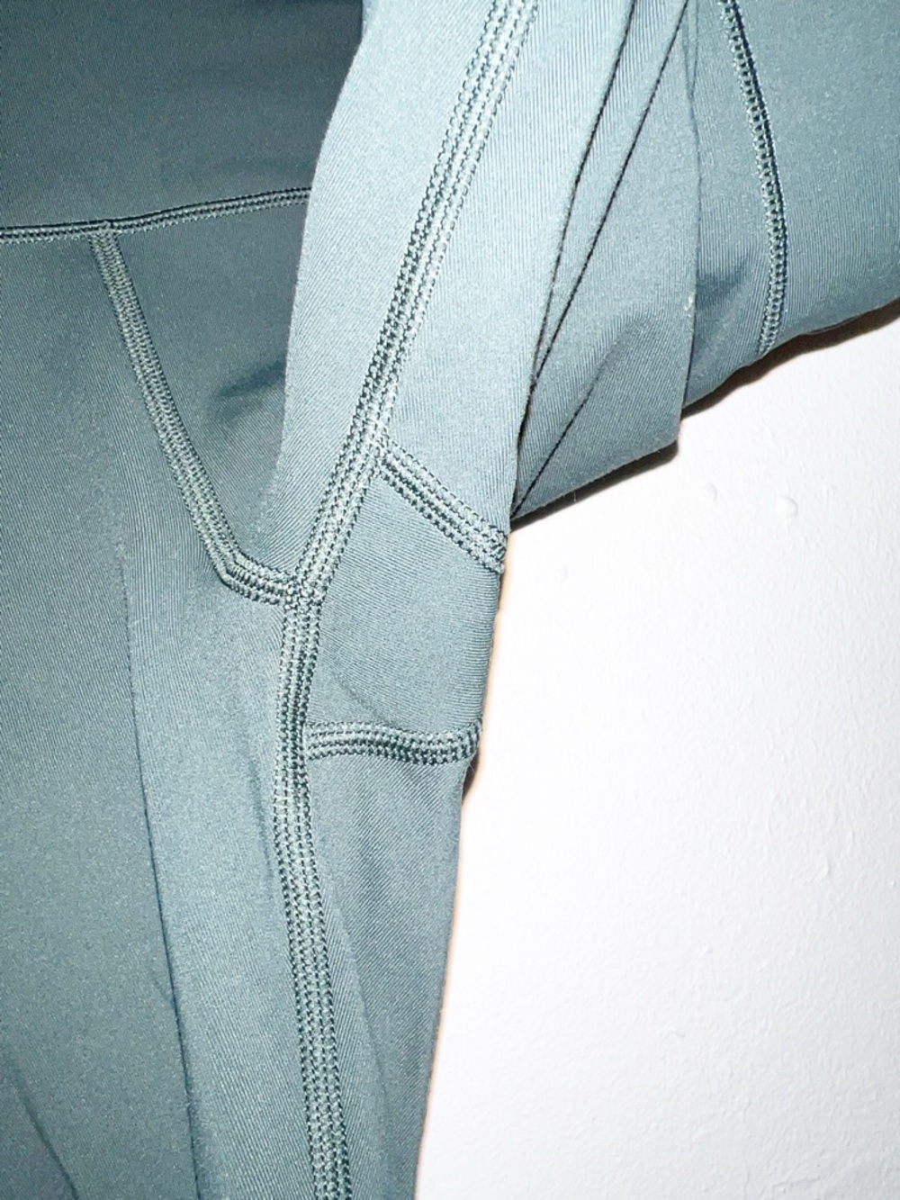 Lululemon Speed Up Tight Dark Green High-Waist Pocket Reflective Leggings - Picture 5 of 15
